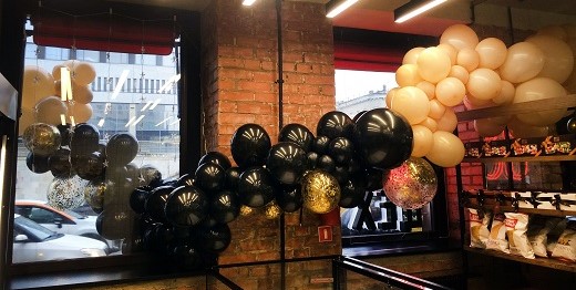 Оформление магазина воздушными шарами